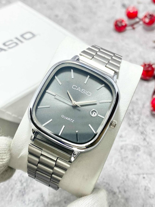 Наручные часы Casio Quartz черные с серебристым циферблатом