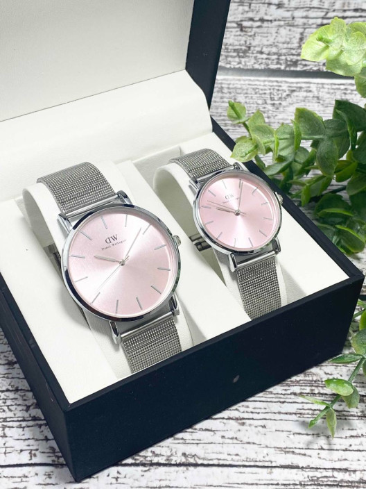 Комплект наручных часов Daniel Wellington с розовым циферблатом и серебристым корпусом