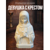 Статуэтка декор девушка с крестом белого цвета